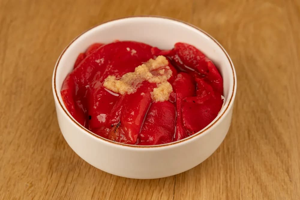 Salată de ardei copți