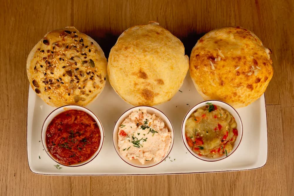 Trio de creme & pâine artizanală